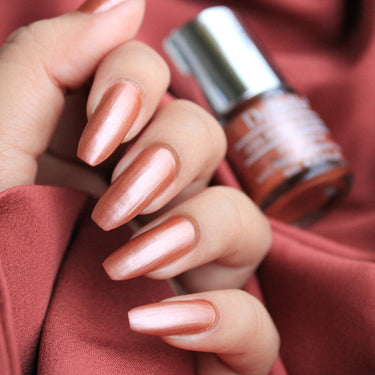 DeBelle Gel Nail Polish Roseate Gold (Metallic Rose Gold Nail Paint)|Non UV - Gel Finish |Chip Resistant | Seaweed Enriched Formula| Long Lasting|Cruelty and Toxic Free| 8ml